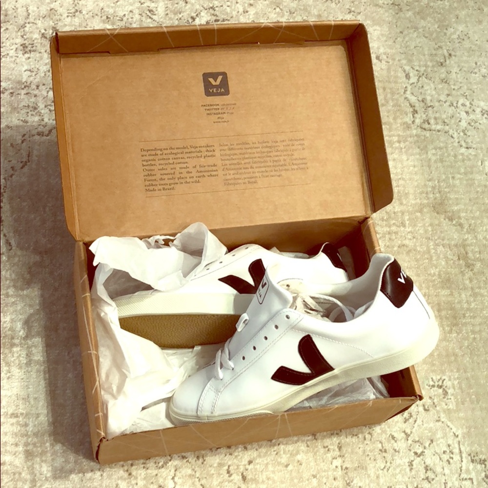 👀 NWT VEJA Esplar Low Logo Sneakers